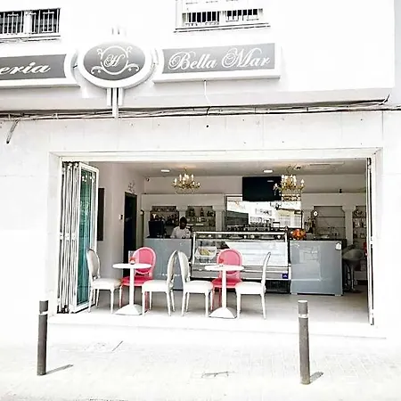 H Bella Mar